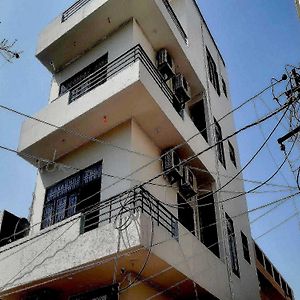 Hotel O Dev Mansarovar